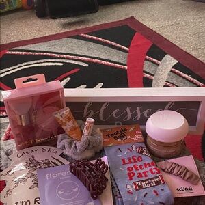 Treat Yourself to Spa day set. Beauty  accessories & more! ❤️